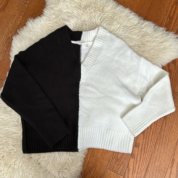 RD Style Tops - NWOT half /half Sweater
